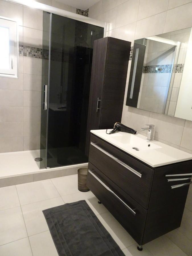 T3 150 M De La Plage, Climatisation, Piscine Et Parking Privatif - 르 라방두 외부 사진